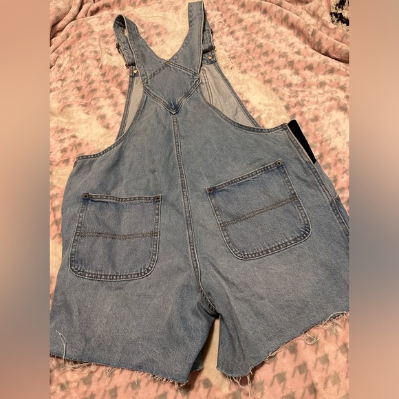 Old navy maternity overalls - Picture 5 of 5
